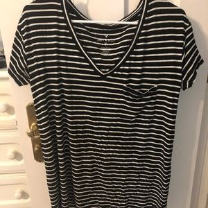 American Eagle Soft V Neck